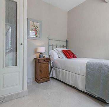 Fam Sevillian Townhouse Siviglia