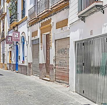 Fam Sevillian Townhouse Siviglia